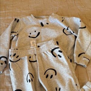 Scene&Heard Gray Smiley Face Sweatshirt and Jogger Pants Set